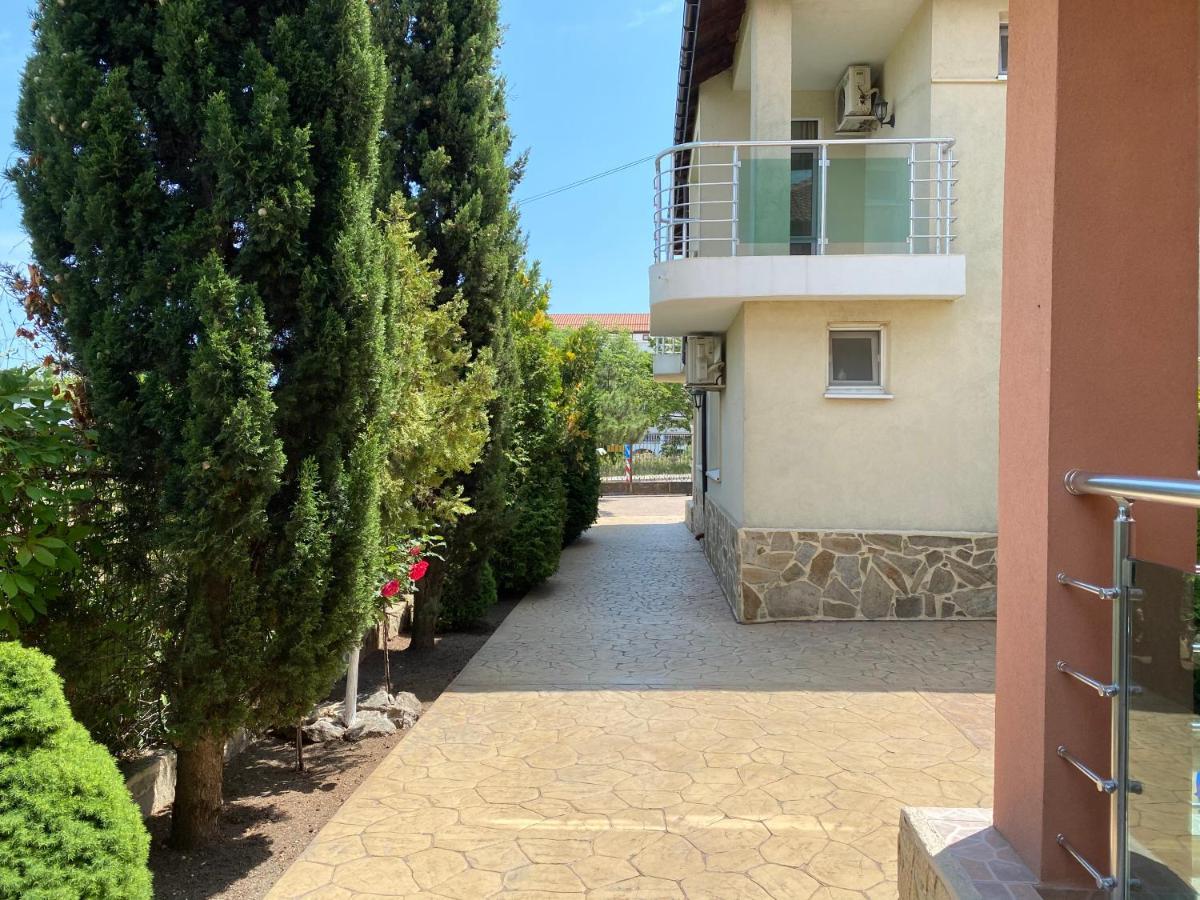 Sunny Guest House 라브다 외부 사진