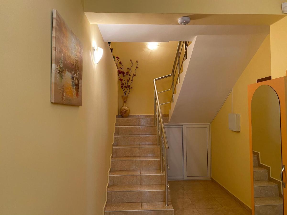 Sunny Guest House 라브다 외부 사진
